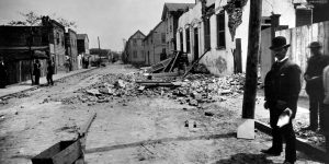 Fissure and a wrecked brick house on Tradd Street in Charleston, South Carolina after the Charleston Earthquake of August 31, 1886. Credit: USGS Photographic Library, via Wikimedia Commons